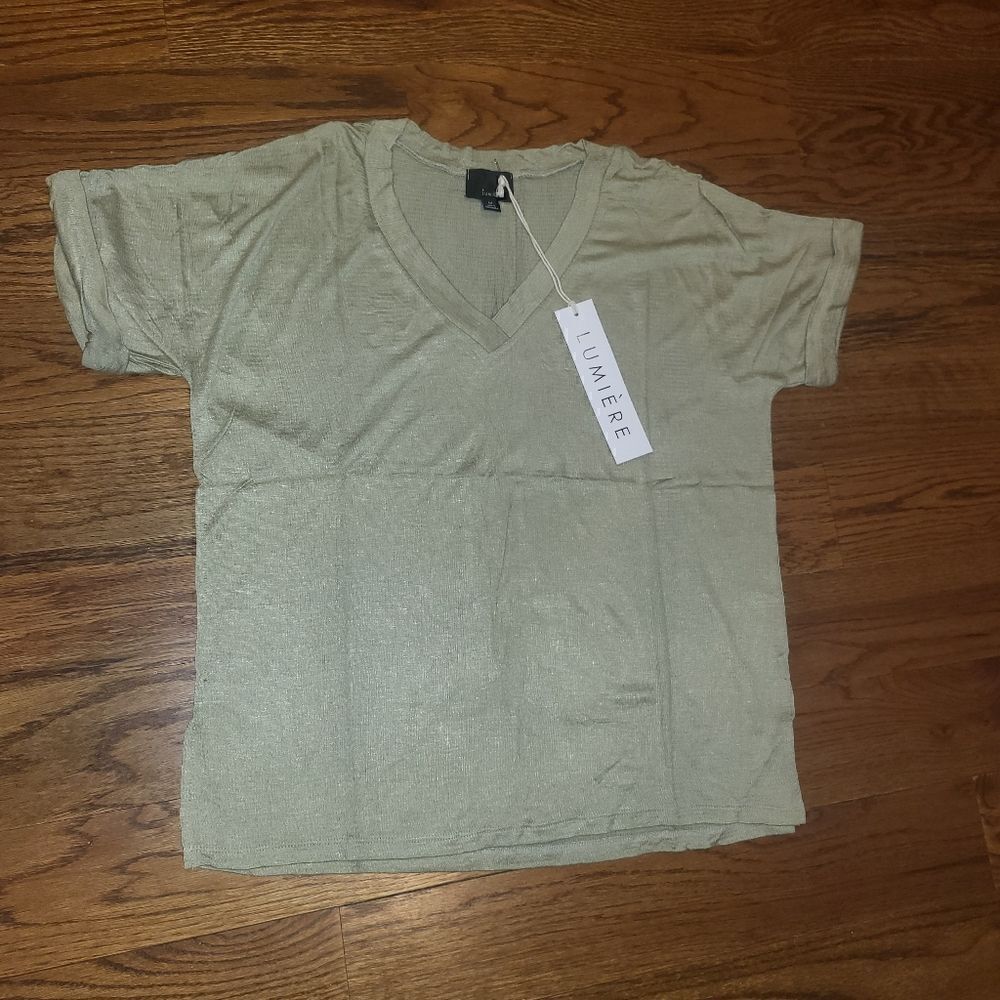 NWT! Cuffed shirt sage green Medium oversized and silky feeling V-Neck